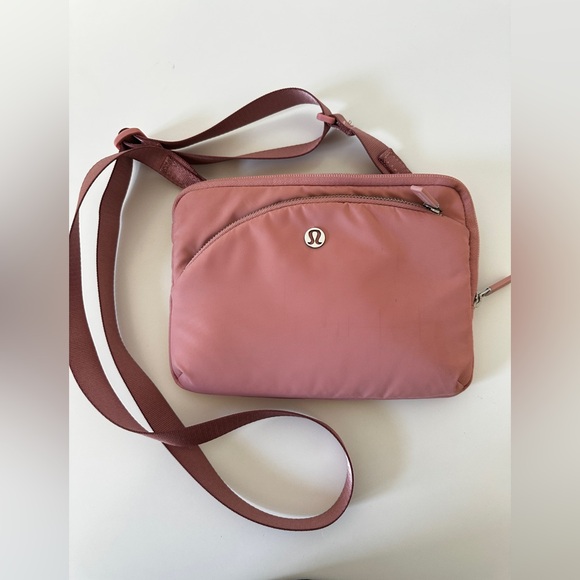 lululemon athletica Handbags - 🌸Lululemon City Adventurer Crossbody Bag 2.5L